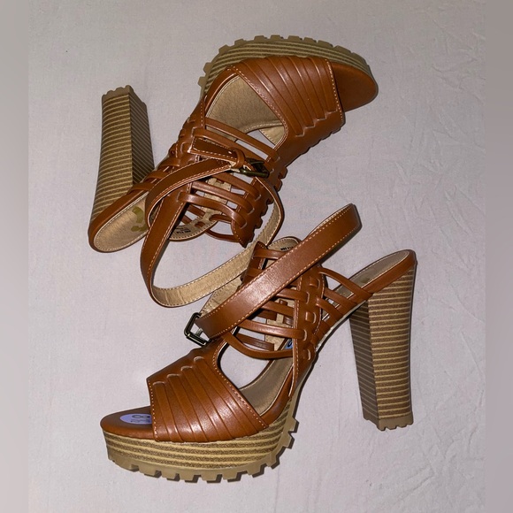 NWOT Report Brown Pleather Block Heels Size 8.5 ⭐️ - Picture 2 of 6